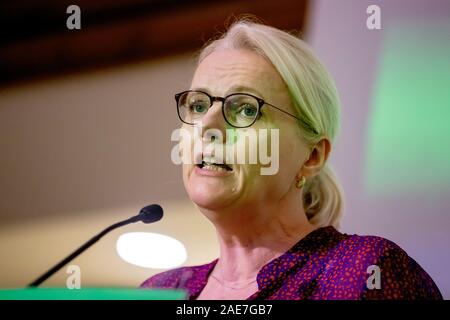 Berlin, Deutschland. 07 Dez, 2019. Regine Günther (Bündnis 90/Die Grünen), Senator für die Umgebung von Berlin, spricht an der Delegiertenversammlung des Berliner Grüns. Credit: Christoph Soeder/dpa/Alamy leben Nachrichten Stockfoto