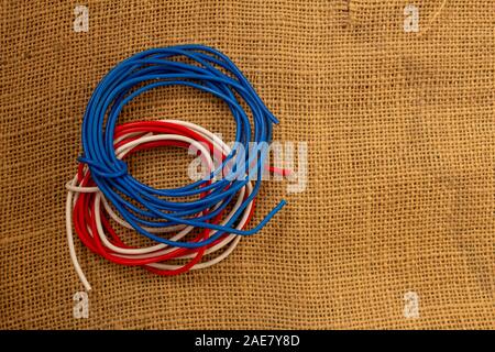 Blick auf die elektrischen Kabel für die Verkabelung im Haus verwendet wird Stockfoto