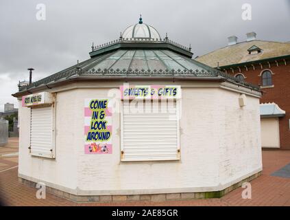 Die britischen Badeort Attraktion im Winter gesperrt Stockfoto