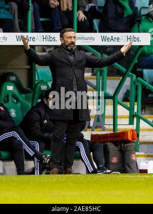 Ostern Road, Edinburgh, Großbritannien. 7 Dez, 2019. Schottische Premiership Fußball, Hibernian FC im Vergleich zu Aberdeen, Aberdeen Manager Derek McInnes im dugout - Redaktionelle Verwendung Credit: Aktion plus Sport/Alamy leben Nachrichten Stockfoto