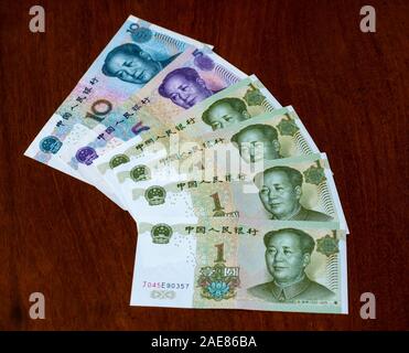 Chinese Yuan geld Papier Banknoten mit zehn, fünf und eine yuan Banknoten Stockfoto