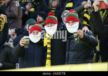 Dortmund, Deutschland. 07 Dez, 2019. firo: 07.12.2019, Fußball, 1.Bundesliga, Saison 2019/2020, BVB, Borussia Dortmund - Fortuna Düsseldorf 5:0 BVB-Fans. Als weiße Smith mit Bierkrug | Verwendung der weltweiten Kredit: dpa/Alamy leben Nachrichten Stockfoto