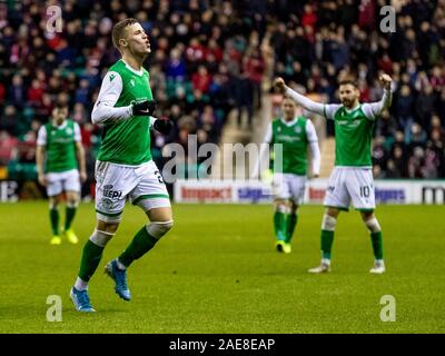 Ostern Road, Edinburgh, Großbritannien. 7. Dezember 2019; Ostern Road, Edinburgh, Schottland; Schottische Premiership Fußball, Hibernian FC im Vergleich zu Aberdeen; Flo Kamberi von Hibernian feiert Hibernians drittes Ziel in der 74th Minute - Redaktionelle Verwendung Stockfoto