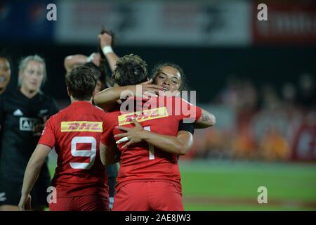 DUBAI, VAE, 7. Dez 2019. Aktion aus der Frauen Finale der 2019 Emirate Dubai Rugby Sevens Turnier, Teil der 2019 HSBC World Series. Neuseeland besiegt Kanada 17 - 14 die Frauen endgültig zu gewinnen. Stockfoto