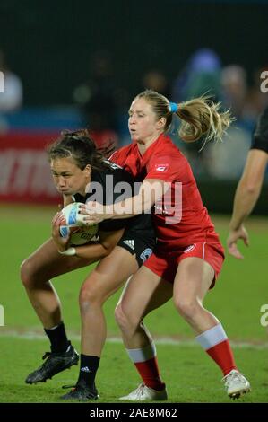 DUBAI, VAE, 7. Dez 2019. Aktion aus der Frauen Finale der 2019 Emirate Dubai Rugby Sevens Turnier, Teil der 2019 HSBC World Series. Neuseeland besiegt Kanada 17 - 14 die Frauen endgültig zu gewinnen. Stockfoto