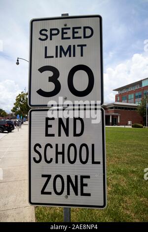 Höchstgeschwindigkeit 30 Ende Schule zone street sign Beschilderung kissimmee Florida USA Stockfoto