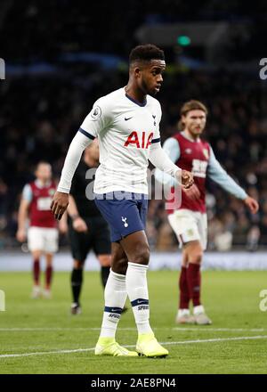 Tottenham Hotspur Stadion, London, UK. 7. Dezember 2019; Tottenham Hotspur Stadion, London, England; Fußball der englischen Premier League, Tottenham Hotspur gegen Burnley; Ryan Sessegnon von Tottenham Hotspur auf Ersatz - Streng redaktionelle Verwendung. Keine Verwendung mit nicht autorisierten Audio-, Video-, Daten-, Spielpläne, Verein/liga Logos oder "live" Dienstleistungen. On-line-in-Match mit 120 Bildern beschränkt, kein Video-Emulation. Keine Verwendung in Wetten, Spiele oder einzelne Verein/Liga/player Publikationen Stockfoto