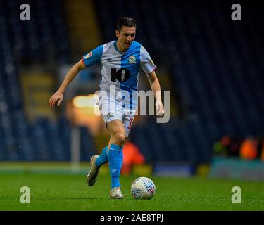 7. Dezember 2019, Ewood Park, Blackburn, England; Sky Bet Meisterschaft, Blackburn Rovers v Derby County: Stewart Downing (19) der Blackburn Rovers läuft nach vorne mit dem Ball: Simon Whitehead/News Bilder Stockfoto