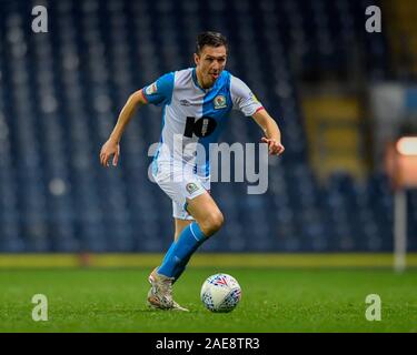 7. Dezember 2019, Ewood Park, Blackburn, England; Sky Bet Meisterschaft, Blackburn Rovers v Derby County: Stewart Downing (19) der Blackburn Rovers läuft nach vorne mit dem Ball: Simon Whitehead/News Bilder Stockfoto