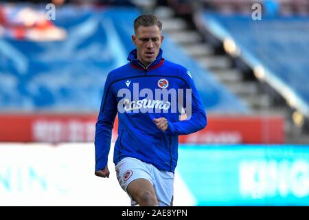 30. November 2019, DW Stadium, Wigan, England; Sky Bet Meisterschaft, Wigan Athletic v Lesen: Michael Morrison (4) Lesen Aufwärmen: Simon Whitehead/News Bilder Stockfoto