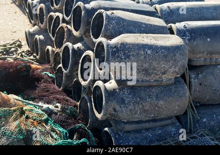 Töpfe in der handwerklichen Fischerei verwendet, Tintenfisch und Oktopus, Vila Real do Santo Antonio, Algarve, Portugal Stockfoto