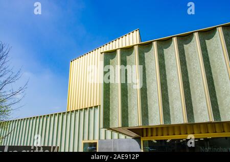 Nottingham, England, 21. April 2015. Galerie für Zeitgenössische Kunst mit klaren blauen Himmel. Stockfoto