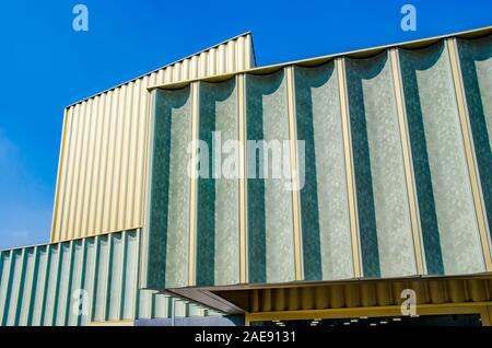 Nottingham, England, 21. April 2015. Galerie für Zeitgenössische Kunst mit klaren blauen Himmel. Stockfoto