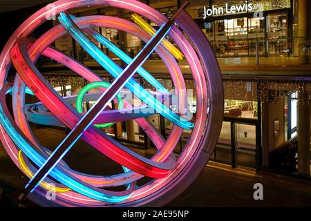 Beleuchtete kunst Installation im Westgate Shopping Centre, Oxford, UK. Stockfoto