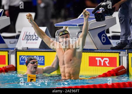 GLASGOW, VEREINIGTES KÖNIGREICH. 07 Dez, 2019. Arno Kamminga (NED) feiert nach dem Gewinn des MenÕs 100 m Brust Finale während der Tag 4 Der LEN Europäischen kurzen Kurs Schwimmen Meisterschaften 2019 in Tollcross International Swimming Mitte am Samstag, 07. Dezember 2019. GLASGOW SCHOTTLAND. Credit: Taka G Wu/Alamy leben Nachrichten Stockfoto