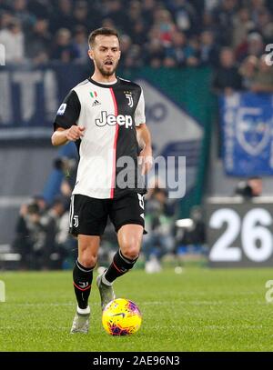 Rom, Italien, 7. Dezember, 2019. Juventus' Miralem Rudolph in Aktion während der Serie ein Fußballspiel zwischen Lazio Rom und Juventus im Olympiastadion. Kredit Riccardo De Luca - UPDATE BILDER/Alamy leben Nachrichten Stockfoto