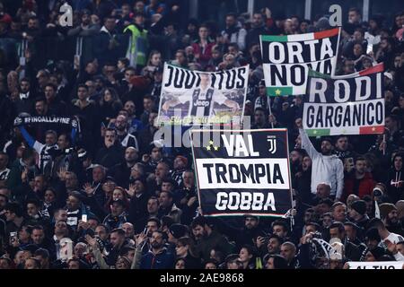 Stadio Olympico, Rom, Italien. 7 Dez, 2019. Serie A Fussball, Lazio gegen Juventus Turin; Anhänger von Juventus Turin zeigen ihre Farben - Redaktionelle Verwendung Credit: Aktion plus Sport/Alamy leben Nachrichten Stockfoto