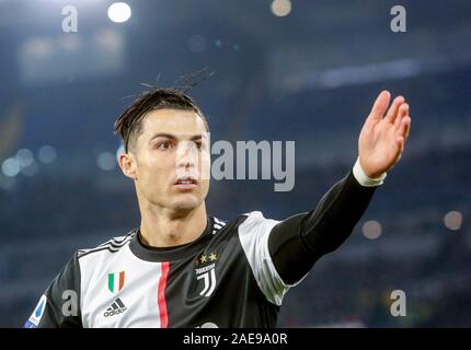 Rom, Italien, 7. Dezember, 2019. Juventus' Cristiano Ronaldo Gesten während der Serie ein Fußballspiel zwischen Lazio Rom und Juventus im Olympiastadion. Lazio gewann 3-1. Kredit Riccardo De Luca - UPDATE BILDER/Alamy leben Nachrichten Stockfoto