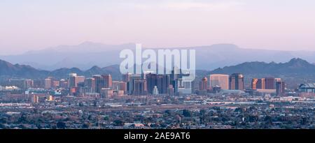 Phoenix Skyline bei Sonnenuntergang Stockfoto