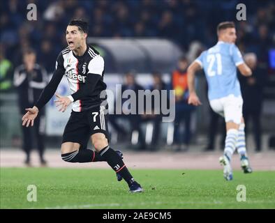 Stadio Olympico, Rom, Italien. 7 Dez, 2019. Serie A Fussball, Lazio gegen Juventus Turin; Cristiano Ronaldo von Juventus Turin reagiert auf die Schiedsrichter Entscheidung Credit: Aktion plus Sport/Alamy leben Nachrichten Stockfoto