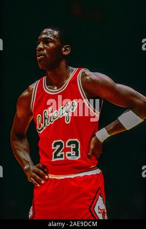 Michael Jordan, Chicago Stier in einem Spiel gegen die New Jersey Nets in 1985. Stockfoto