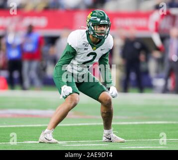 Arlington, Texas, USA. 7 Dez, 2019. Baylor Tragen linebacker Blake Lynch (2) Während der grossen Meisterschaft 12 NCAA Football Spiel zwischen der Baylor Bears und der Universität von Oklahoma Sooners bei AT&T Stadium in Arlington, Texas. Tom Sooter/CSM/Alamy leben Nachrichten Stockfoto