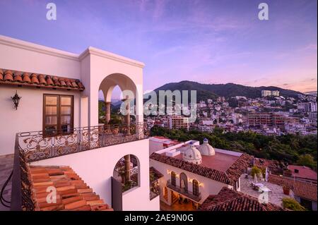 Casa Kimberly : VIP Zimmer Aussicht von Deck; Puerto Vallarta, Jalisco, Mexiko. Stockfoto