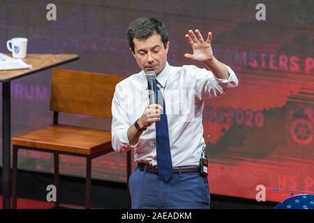 Cedar Rapids, Iowa, USA. 7. Dezember, 2019. Bürgermeister Peter buttigieg an der Teamsters Präsidentenforum in Cedar Rapids, Iowa, USA. Credit: Keith Turrill/Alamy leben Nachrichten Stockfoto