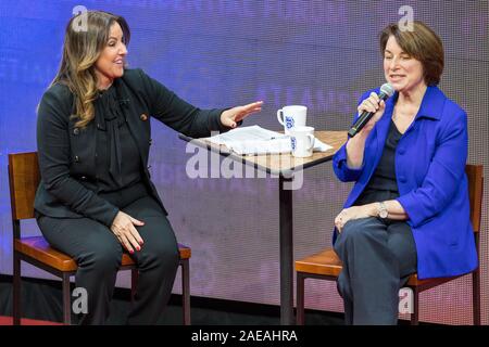 Cedar Rapids, Iowa, USA. 7. Dezember, 2019. Senator Amy Klobuchar an der Teamsters Präsidentenforum in Cedar Rapids, Iowa, USA. Credit: Keith Turrill/Alamy leben Nachrichten Stockfoto