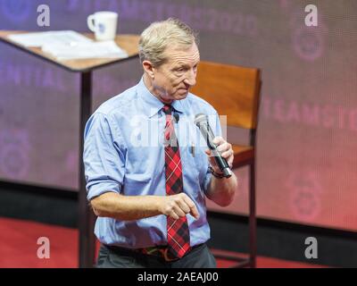 Cedar Rapids, Iowa, USA. 7. Dezember, 2019. Geschäftsmann Tom Steyer an der Teamsters Präsidentenforum in Cedar Rapids, Iowa, USA. Credit: Keith Turrill/Alamy leben Nachrichten Stockfoto