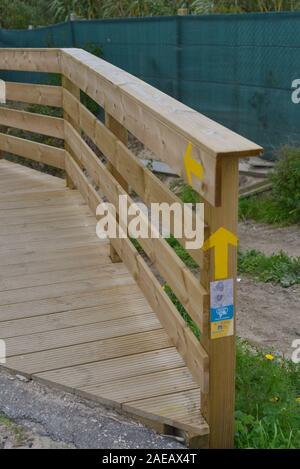 Holz Gehweg in die portugiesische Küste, Teil der Caminho de Santiago coastal Weg Stockfoto