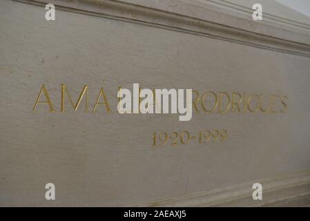 Grab von Amália Rodrigues, die berühmten portugiesischen Fado Sängerin, in der Nationalen Pantheon von Portugal. Stockfoto