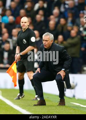 London, Großbritannien. 07 Dez, 2019. Tottenham Hotspur Manager Jose Mourinho während der Englischen Premier League zwischen den Tottenham Hotspur und Burnley bei Tottenham Hotspur Stadion, London, England am 07. Dezember 2019 Quelle: Aktion Foto Sport/Alamy leben Nachrichten Stockfoto