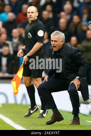 London, Großbritannien. 07 Dez, 2019. Tottenham Hotspur Manager Jose Mourinho während der Englischen Premier League zwischen den Tottenham Hotspur und Burnley bei Tottenham Hotspur Stadion, London, England am 07. Dezember 2019 Quelle: Aktion Foto Sport/Alamy leben Nachrichten Stockfoto