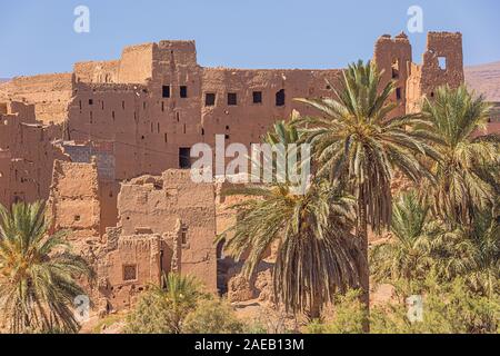 In der Nähe der verlassenen Dorf Afanour neben Tinghir in der fruchtbaren Oase entlang der Wadi Todgha Stockfoto