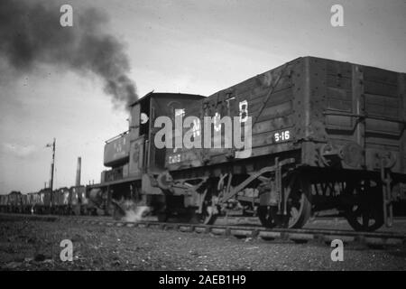 Nzb Dampfmaschine rangieren Kohle wagen, 1969, Dalmellington, West Ayrshire, South West Schottland, Großbritannien Stockfoto