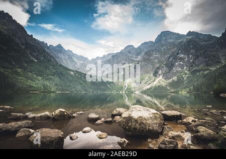 Morskie Oko, Tatra, Polen. Auge der See in der Hohen Tatra, Polen Seite des Massivs Stockfoto