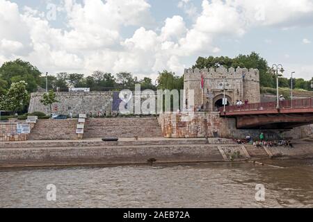 NIS, Serbien - Juni 15, 2019: Außenansicht der Festung und Stambol (Istanbul) Tor in der Stadt Nis, Serbien Stockfoto