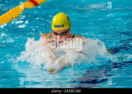 Glasgow, Schottland, Großbritannien. 8. Dez 2019. Klara Thormalm von Schweden in Aktion während der Frauen 200 m Brustschwimmen Vorlauf (Nummer 1), während Tag 5 Der LEN Europäischen kurzen Kurs Schwimmen Meisterschaften 2019, in Tollcross International Swimming Center. Credit: Iain McGuinness/Alamy leben Nachrichten Stockfoto