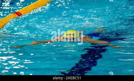 Glasgow, Schottland, Großbritannien. 8. Dez 2019. Klara Thormalm von Schweden in Aktion während der Frauen 200 m Brustschwimmen Vorlauf (Nummer 1), während Tag 5 Der LEN Europäischen kurzen Kurs Schwimmen Meisterschaften 2019, in Tollcross International Swimming Center. Credit: Iain McGuinness/Alamy leben Nachrichten Stockfoto