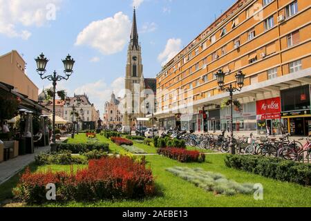 NOVI SAD, Serbien - Juni 07, 2019: Blick auf die katholische Kathedrale Der Name der Kirche von der Straße Modene in Novi Sad Stockfoto