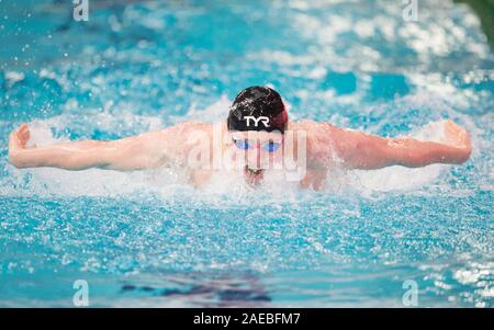 Großbritanniens Max Litchfield konkurrieren in der Männer 200 m Schmetterling bei Tag fünf der Europäischen kurzen Kurs Schwimmen Meisterschaften in Tollcross International Swimming Centre, Glasgow. Stockfoto