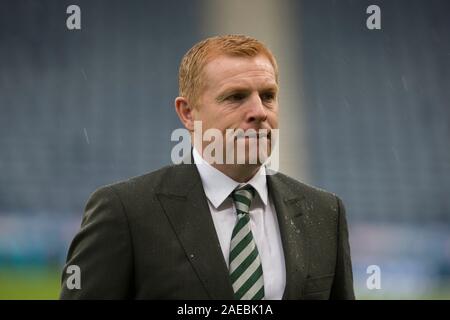 Keltischer Manager Neil Lennon Spaziergänge die Tonhöhe vor der Betfred Scottish Cup Final am Hampden Park, Glasgow. Stockfoto