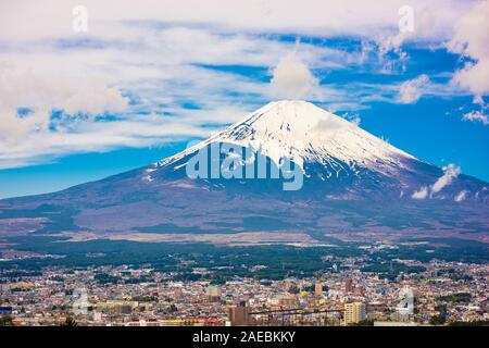 Gotemba, Japan Downtown Skyline der Stadt mit Mt. Fuji. Stockfoto