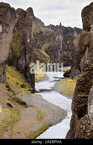 Die beeindruckende Fjadrargljufur Canyon im Süden von Island. Stockfoto