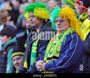 28. Januar 2012. Fußball - FA Cup Fußball - West Bromwich Albion Vs Norwich City. Norwich Fans vor dem Kick off. Fotograf: Paul Roberts/OneUpTop/Alamy. Stockfoto