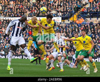 28. Januar 2012. Fußball - FA Cup Fußball - West Bromwich Albion Vs Norwich City. Marc-Antoine Fortune von West Bromwich Albion wird ein Header auf Ziel. Fotograf: Paul Roberts/OneUpTop/Alamy. Stockfoto