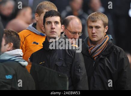 28. Januar 2012. Fußball - Premiership Fußball - Wolverhampton Wanderers Vs West Bromwich Albion. Wölfe Fans bei der schlusspfiff. Fotograf: Paul Roberts/Oneuptop/Alamy. Stockfoto