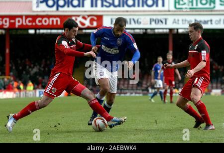 26. Januar 2013 - nPower Meisterschaft Fußball - Bristol City Vs. Ipswich Town - David McGoldrick platzt durch die Stadt Bristol Verteidigung - Foto: Paul Roberts/Oneuptop/Alamy. Stockfoto