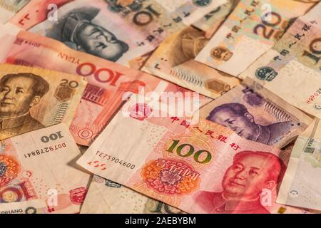 Die Zusammensetzung der Chinesischen Renminbi Yuan RMB. Die Währung. Yuan CNY Banknoten bietet große Möglichkeiten für die Illustration von Themen als Geschäft verwendet werden, Stockfoto